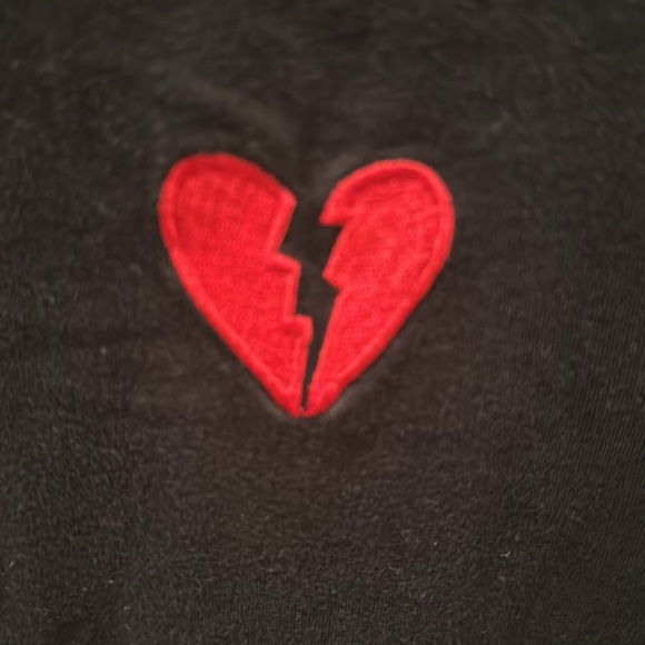 Men’s Broken Heart Embroidered T-Shirt - Picture 2 of 4